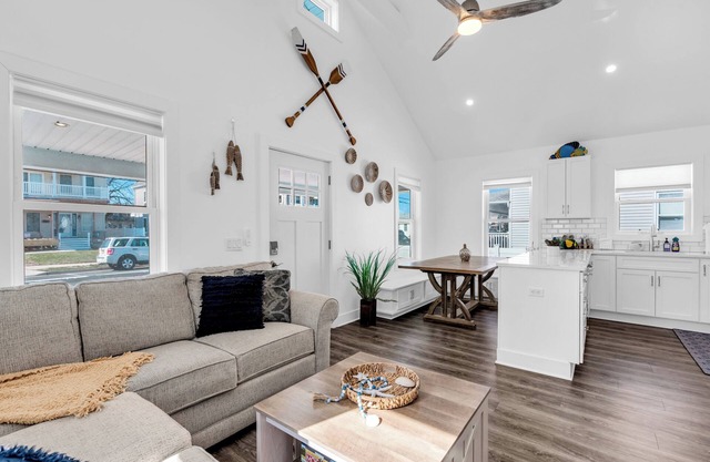 1 Block to Beach, Linens + Towels, BBQ, AC
