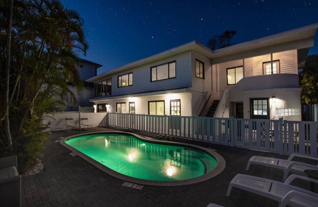 1 Block WALK on QUIET street to beach/food/fun