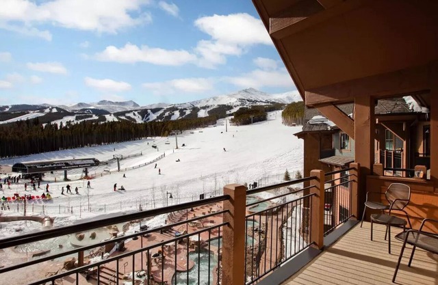 1 BR available March 8 - 14. Beautiful resort property at the bottom of Peak 7.
