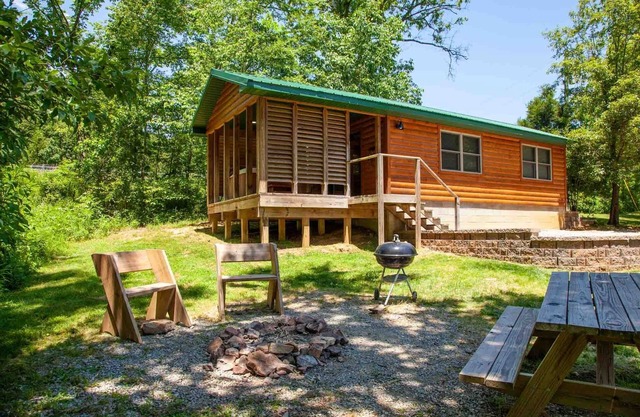 1 BR Hot Tub Cabin- Closest Cabins to Garden of the Gods-Shawnee National Forest