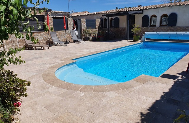 1 double bed 140 - 1 sofa bed for 2 - furnished, fully equipped - 5 mins Perpignan