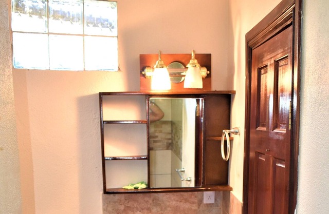 1 Double bedroom 20 min Alajuela airport. Best views!
