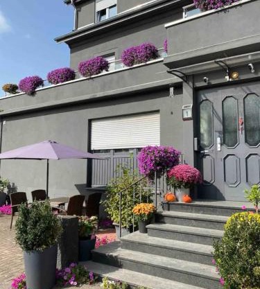 1 grosse elegante Zimmerwohnung 5 Minuten zu Fuss in die Stadtmitte