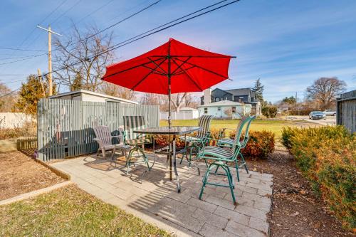 1 Mi to Camels Back Park Boise Studio with Patio!