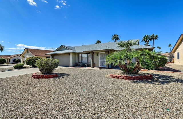 < 1 Mi to Golf: Home w/Screened Porch in Sun City