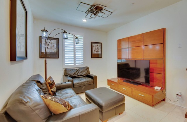 1 Mi to Heritage Lake Park: Duplex w/Patio!