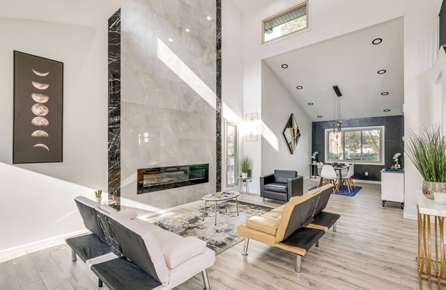 1 Mi to Holmes Lake: Bright & Modern Lincoln Home!