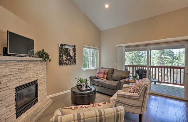 1 Mi to Skiing & Beaches: Incline Village Home!