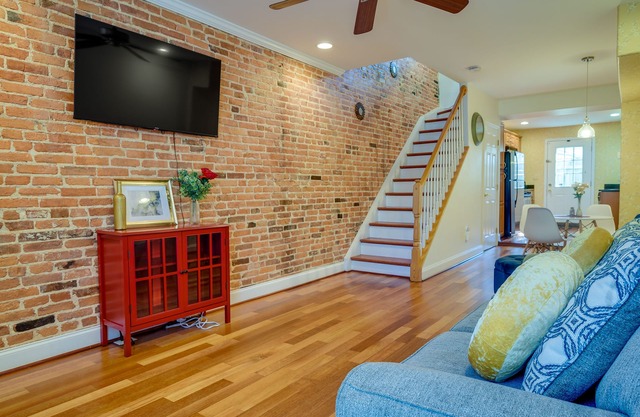1 Mi to to M&T Bank Stadium: Home w/Rooftop Patio