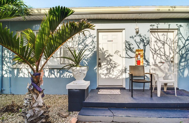 < 1 Mi to Upham Beach Park: Cozy Studio!