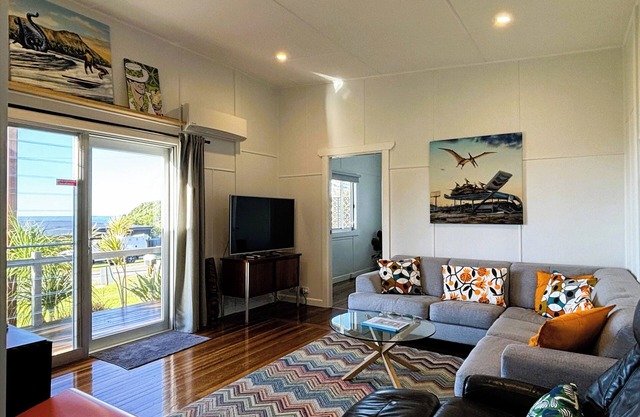 1 Minute Walk to the Beach - Beachside paradise in Arrawarra Headland!