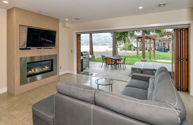 1 of only 3 exclusive "Bunker Units" at Barona Beach Lakefront Resort