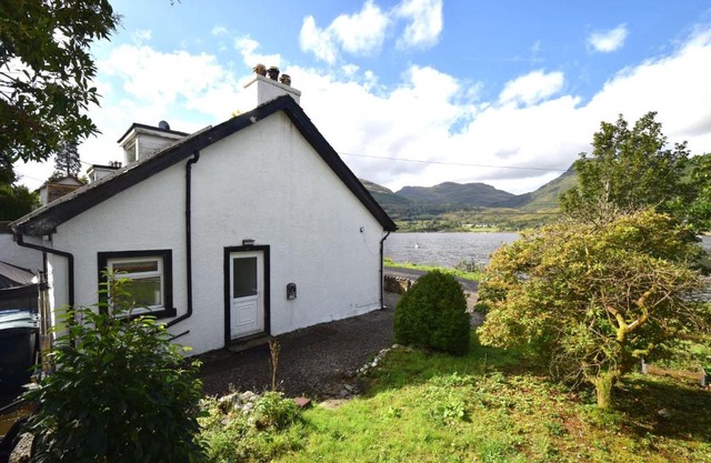 1 Planetree Cottage - Loch View