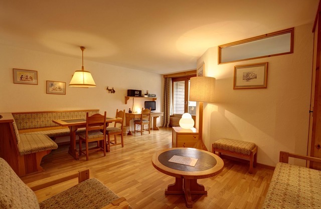 1-room flat with lake view on the 1st floor