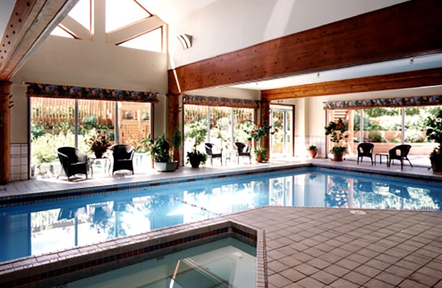 1 week (August 3 -10) in Banff National Park. 2 bedrms, 2 full baths $499/night