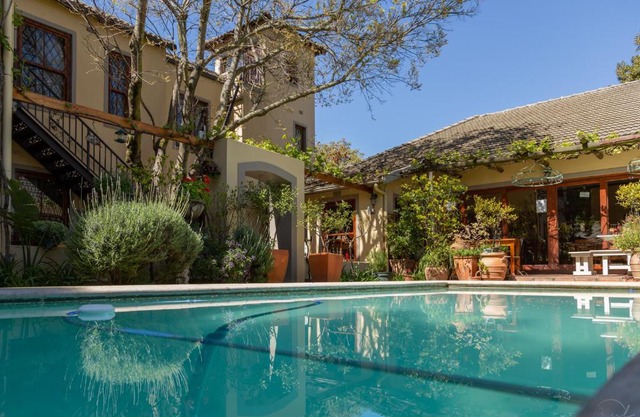 10 Alexander B&B