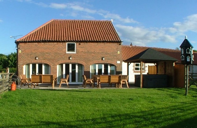 10 Bedroom Barn Conversion with en suites and Hot tub