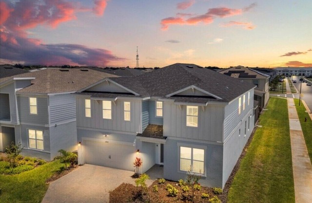 10 Bedrooms/8 Bathrooms/Windsor Cay (15922CC)