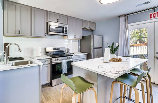 10 Mi to Washington, DC: Modern Riverdale Park Gem