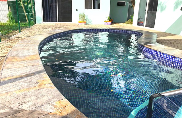 10-minute walk to the Sand & Surf - Private Home