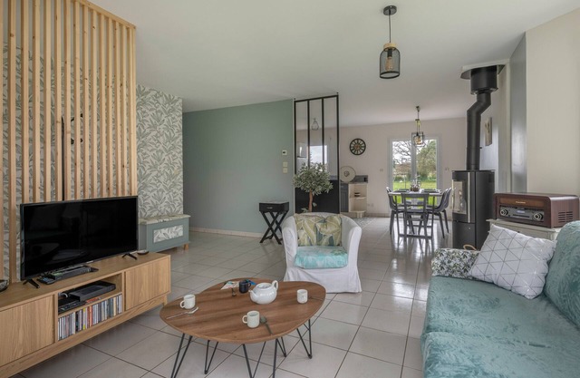 10 minutes from the sea, 5p holiday home, garden