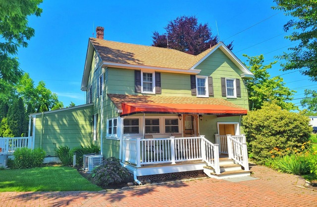 10 Minutes to the beach! Historic home on the Jersey Shore.