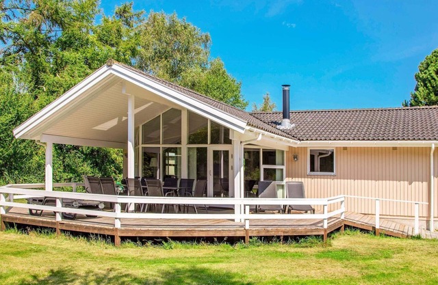 10 person holiday home in Væggerløse-By Traum