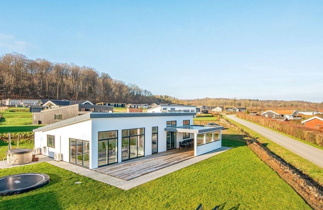 10 person holiday home in Sjølund-By Traum