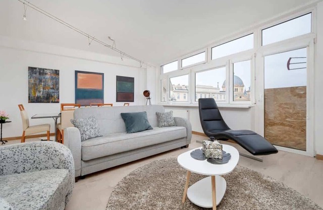 10 Pl Wolnosci Square Stylish apartment Wi-Fi