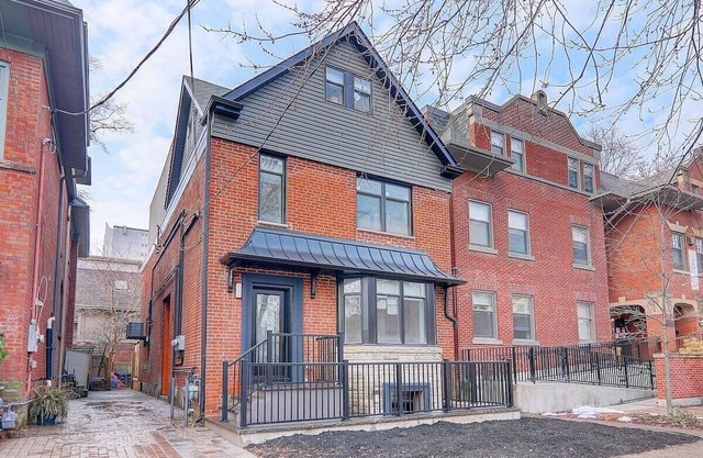 1000 sq ft of Luxury Living in The Annex