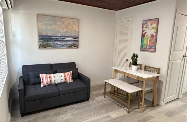 102 Comfortable Apt in Melbourne
