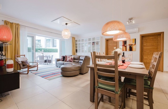 102 Seafront 3Bed Sliema with pool by Homely