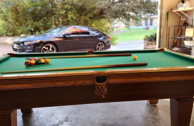 11 Beds, Billiards, Hot Tub, Mins From DT & 6TH