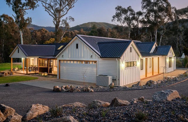 11 Lowen Drive, Bright - 11 Lowen Drive exceeds everyone’s expectations well before you consider its beautiful decor, expansive backyard and stunning location by the Ovens River.