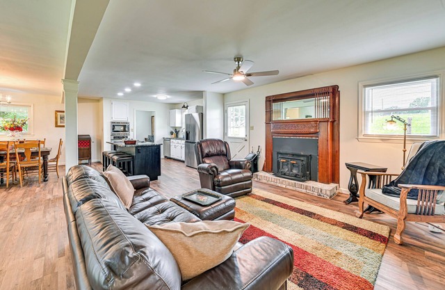 11 Mi to Danville: Family Home in Lancaster