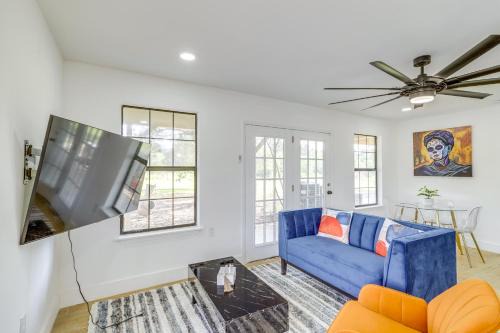 11 Mi to Golf Home with Fishing Pond in Hempstead