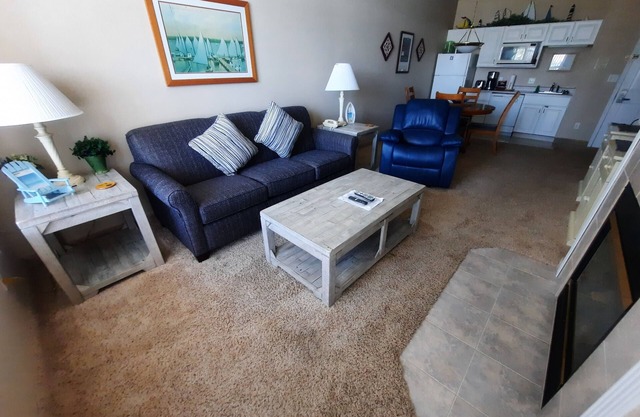 119 - Cozy One Bedroom Lake View