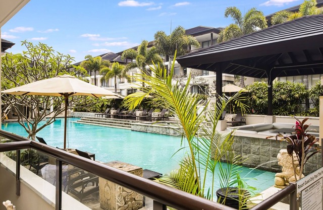 119 Santai Resort - Poolside Apartment by uHoliday