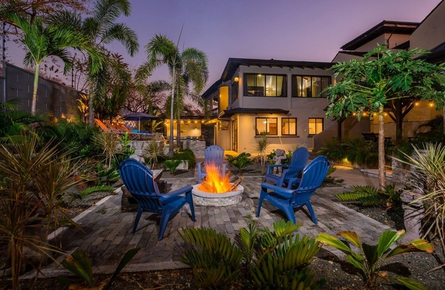 12 Guests 5 Bedrooms Private Pool Firepit Walk to Beach