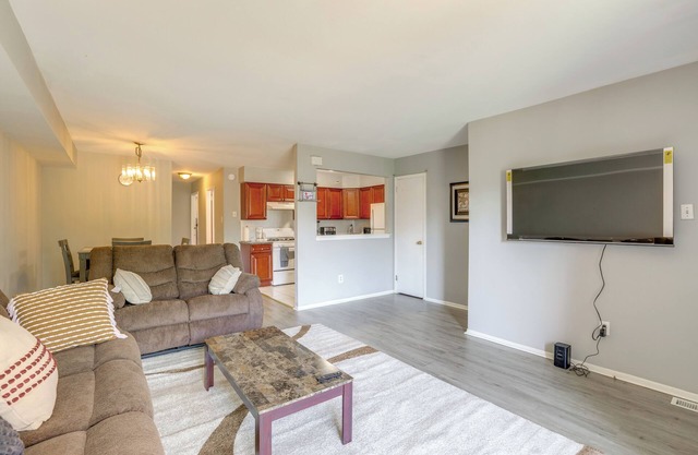 12 Mi to Center City: Philadelphia Apt w/Balcony