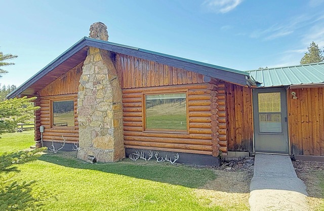 12 Mile Ranch Historic Cabin Surrounded by National Forest
