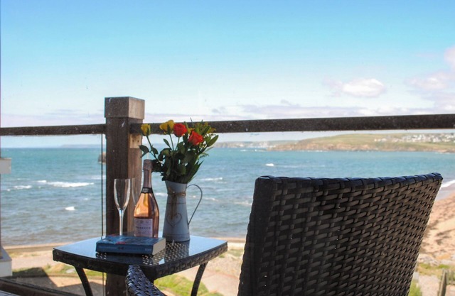 12 THURLESTONE ROCK, family friendly in Thurlestone
