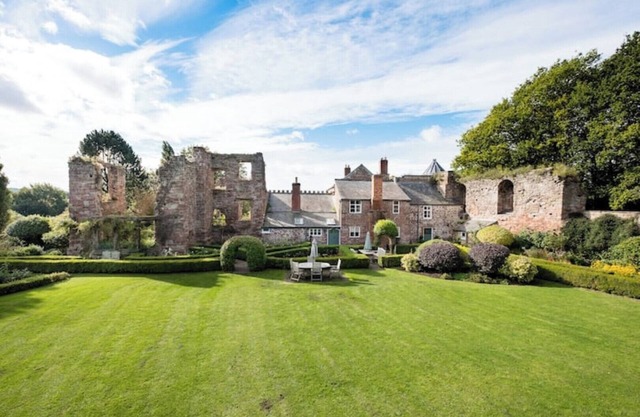 12th Century Castle & country house