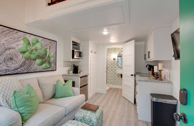 #13(Lucky Green)Tiny Cottage By Lake Guntersville