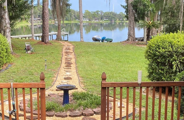 1400sf Lakefront Home Very Peaceful Quiet and Secluded but close to everything