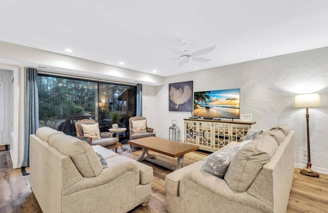 1424 South Beach Villa ~ Steps to Beach in Sea Pines