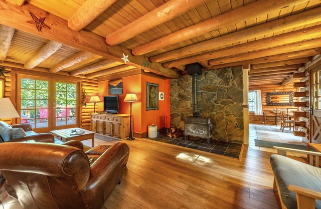 148 m² Cabin ∙ 3 bedrooms ∙ 6 guests