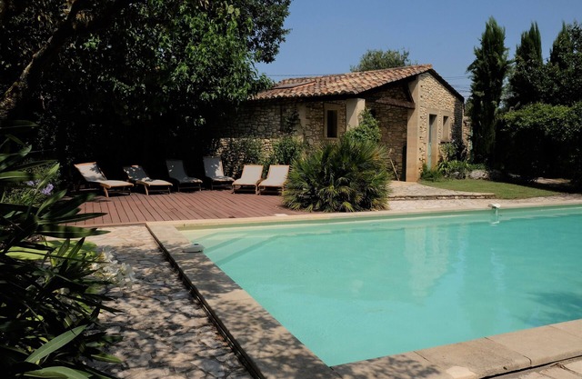 15 min from Uzes, magnificent mas with swimming pool, garden and climatisation