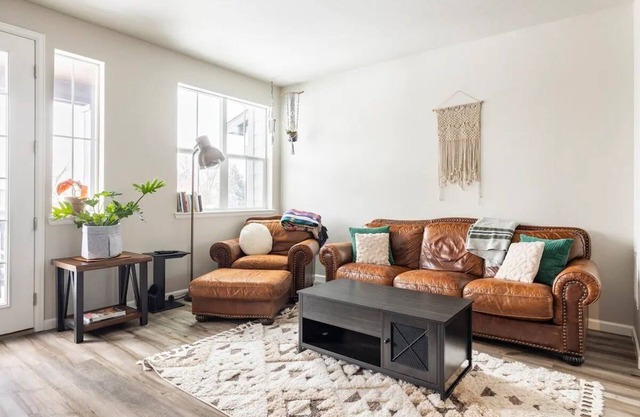 15 min to Red Rocks! - Entire 2 BR/3.5 Bath Home