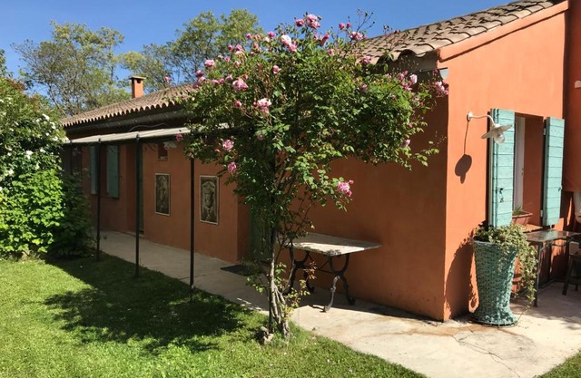 15 MINS AIX-EN-PROVENCE ET LUBERON DANS DOMAINE DE CAMPAGNE PRIVE